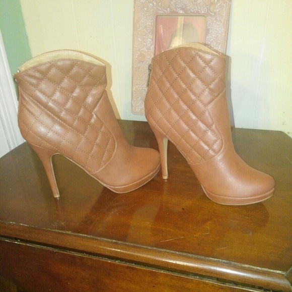 NEW MICHAEL ANTONIO 9M CARAMEL ZIPPER STILETTO BOOTIES - Picture 2 of 8